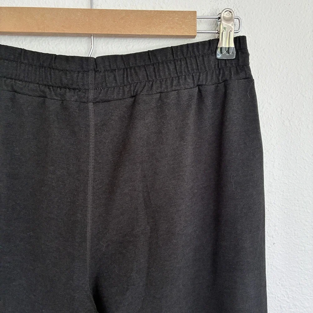 Vuori Performance Crop Joggers Women M Charcoal Gray Drawstring Soft Knit Pants
